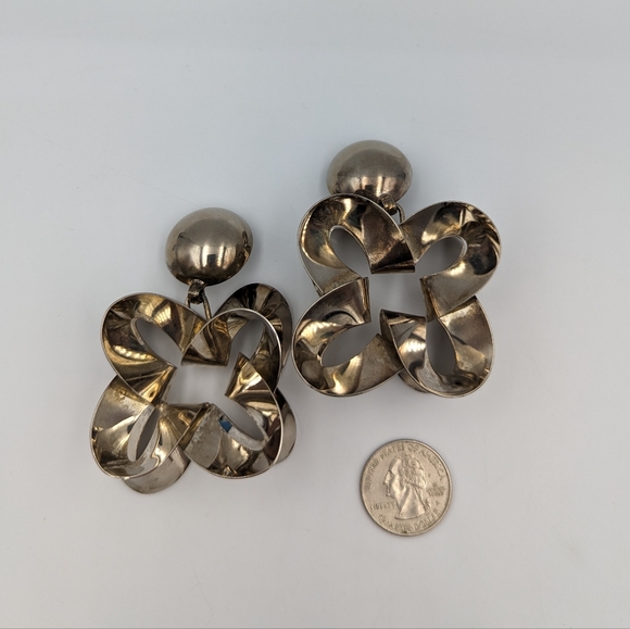 Vintage Stunning Sculptural Bow Design Statement Silver tone Clip on Earrings - Picture 9 of 10